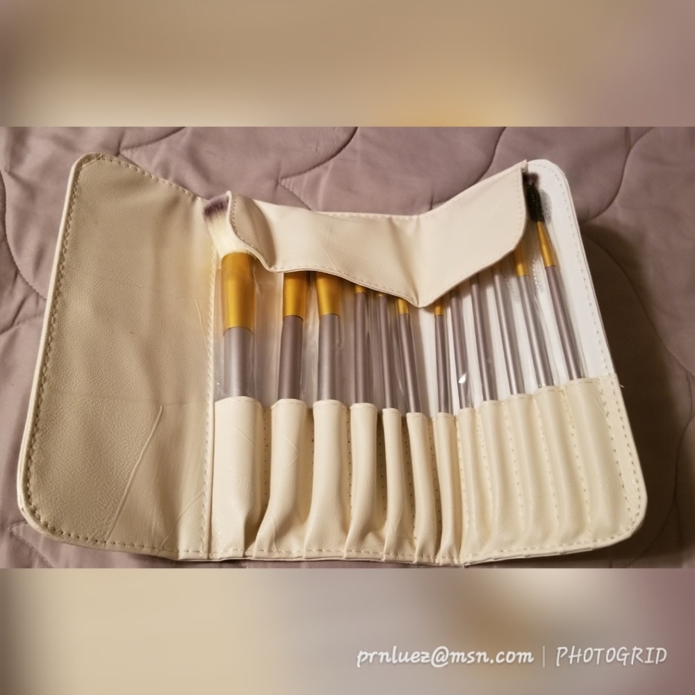 Makeup Brushes/Set of 12 - Picture 2 of 4